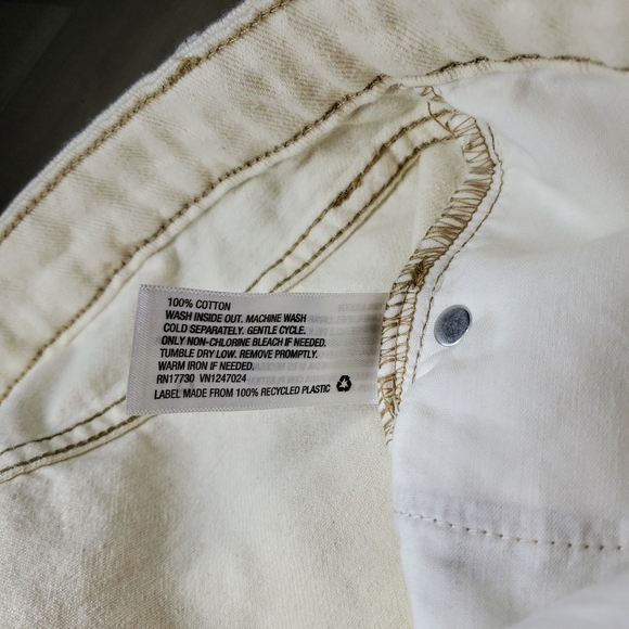 NWT Wild Fable Women's Super-High Rise Cut-Off Jean Shorts Off-White Size 2/26 - Picture 6 of 16